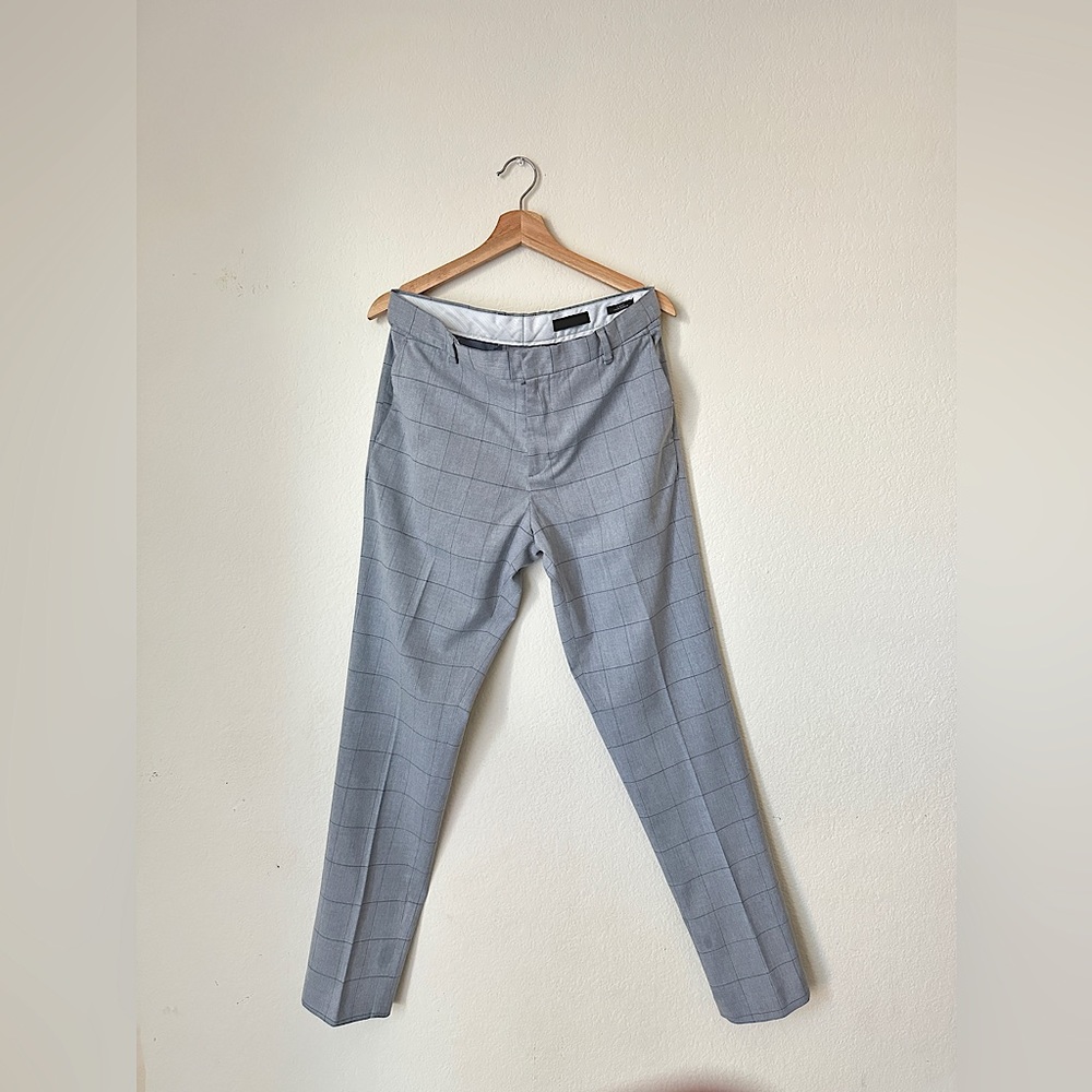 Gray line pattern dress pants